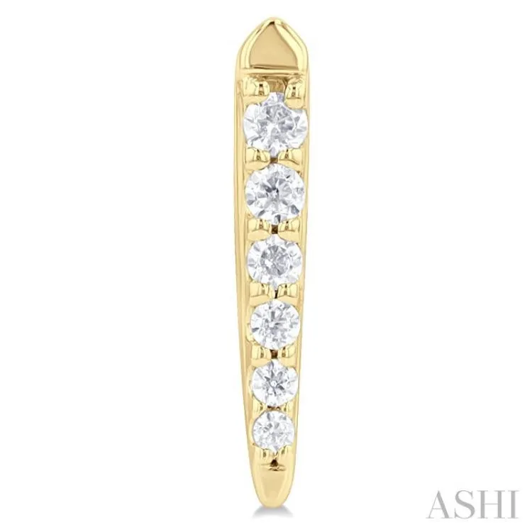 1/10 ctw Petite Vertical Bar Graduated Round Cut Diamond Fashion Stud Earring in 10K Yellow Gold