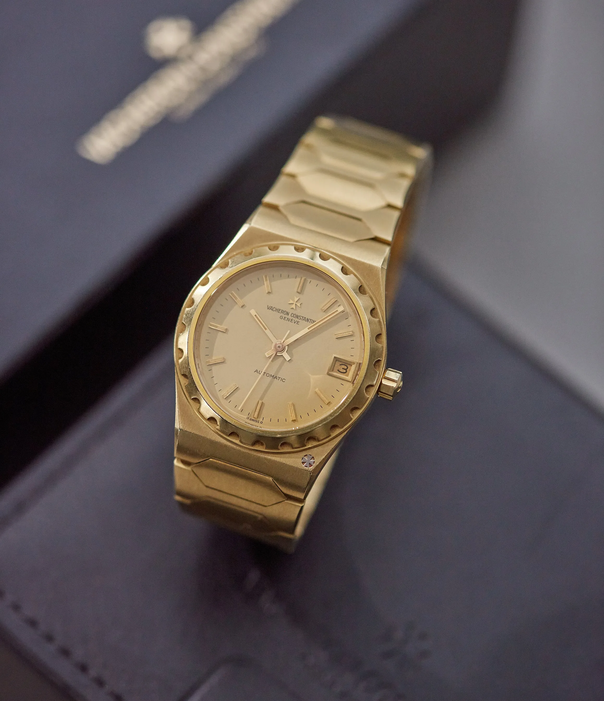 222 | Ref. 46003 | Yellow Gold