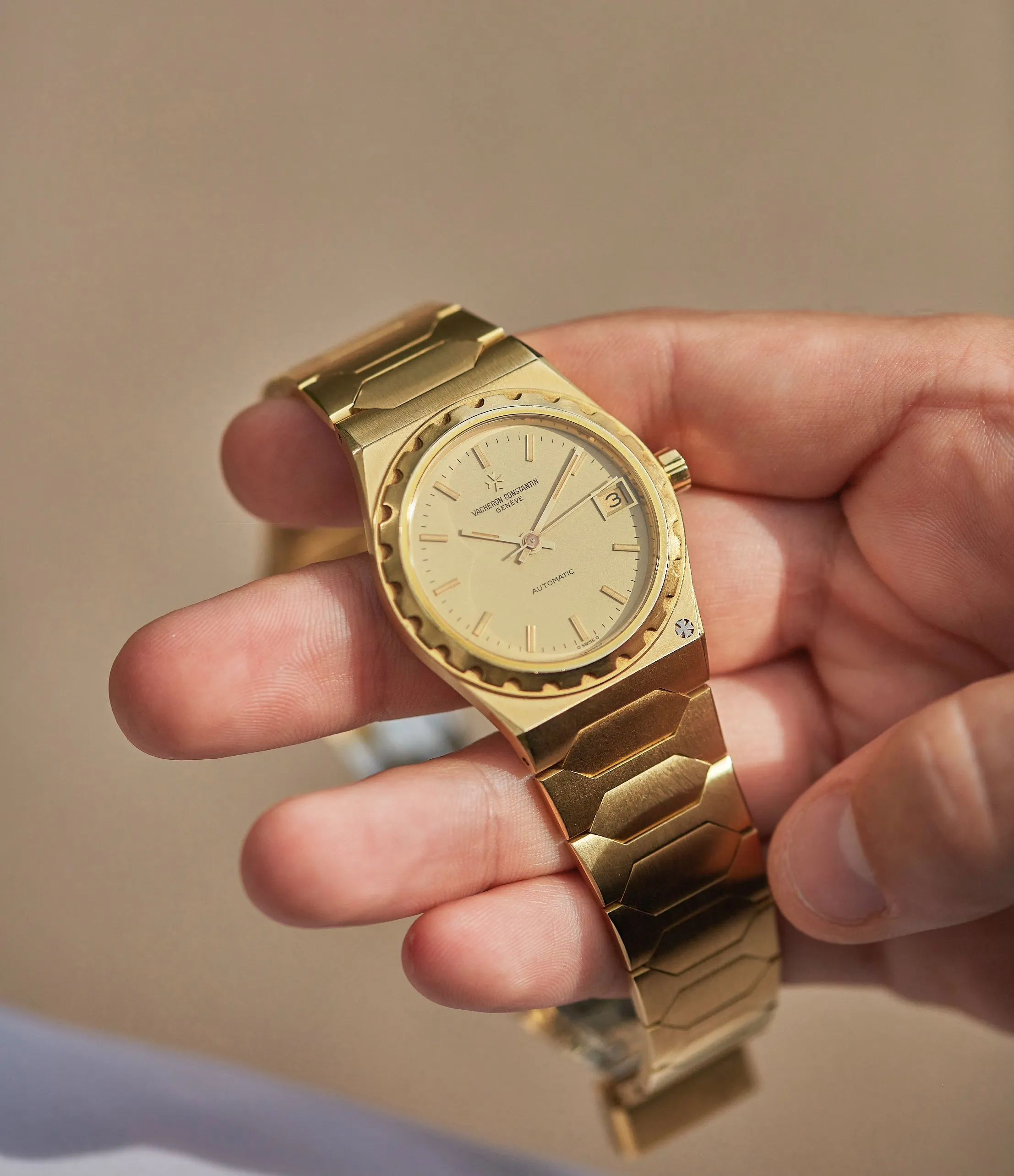 222 | Ref. 46003 | Yellow Gold