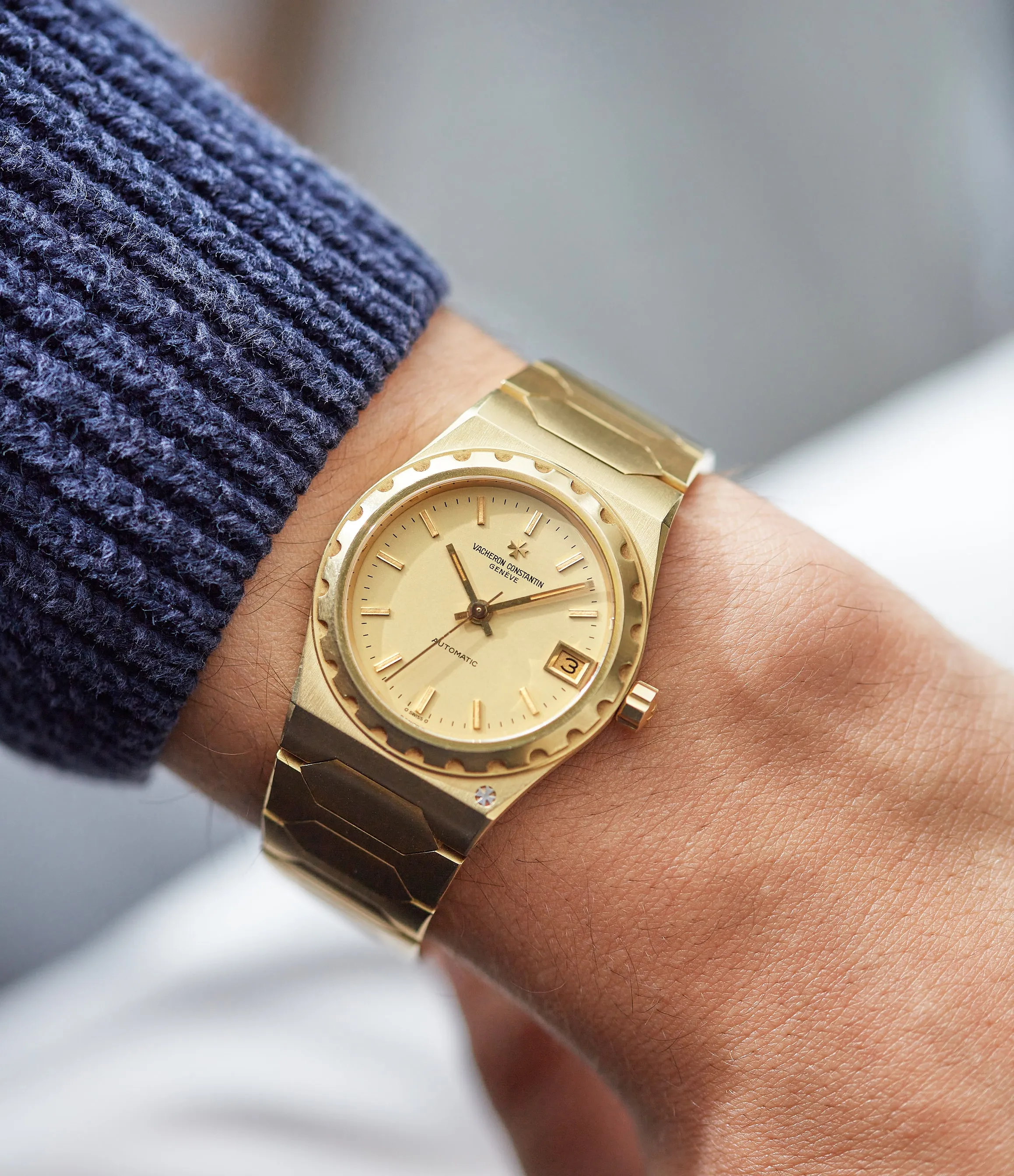 222 | Ref. 46003 | Yellow Gold