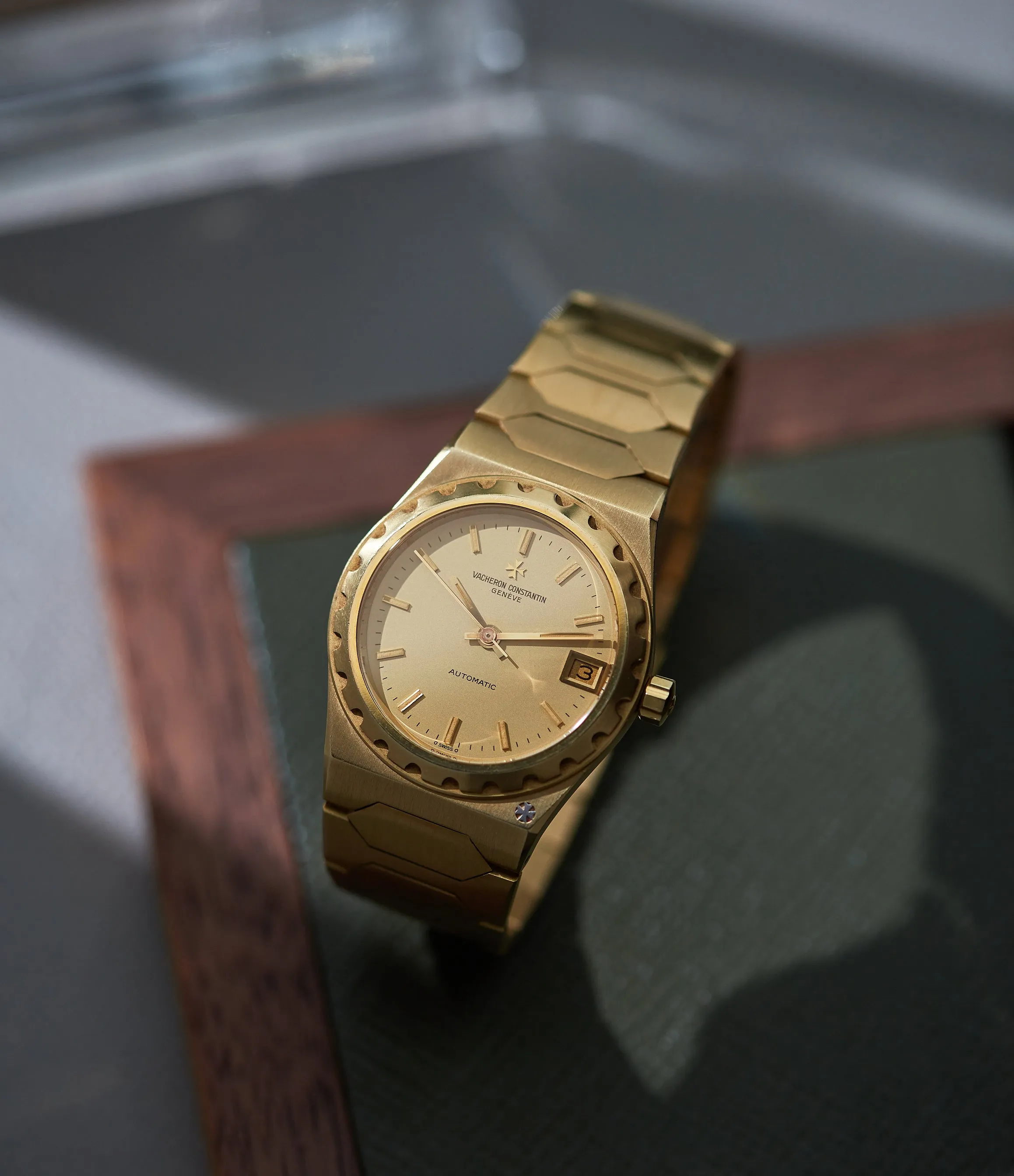 222 | Ref. 46003 | Yellow Gold