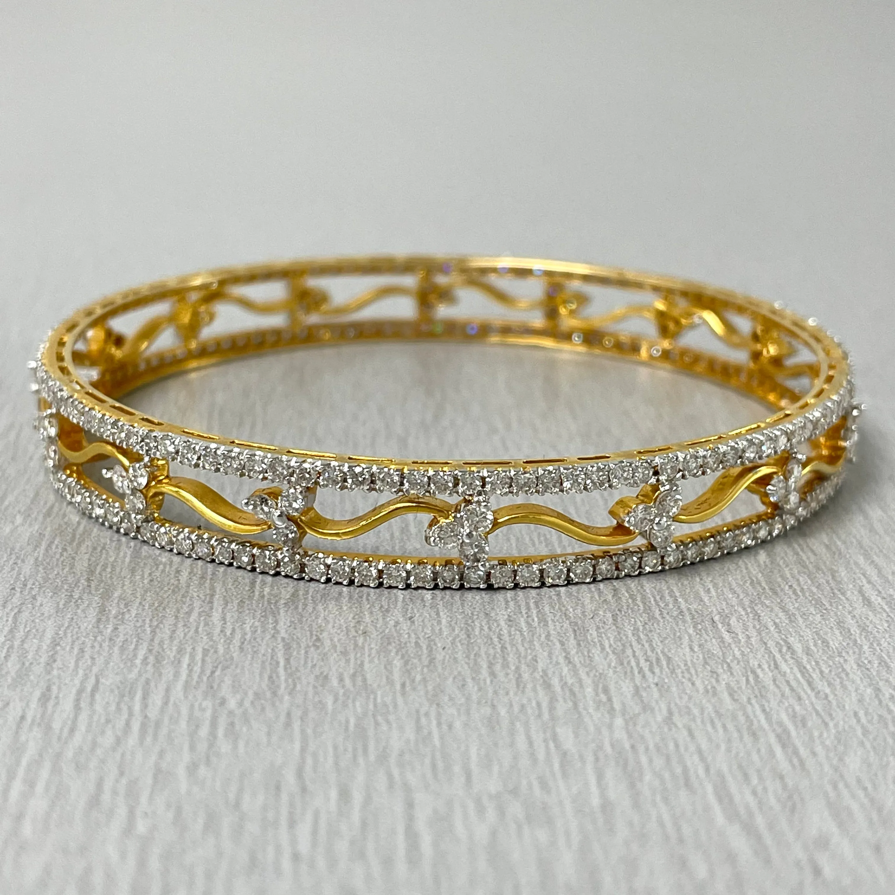 Beauvince Sheena Diamond Bangles (10.59 ct Diamonds) in Gold