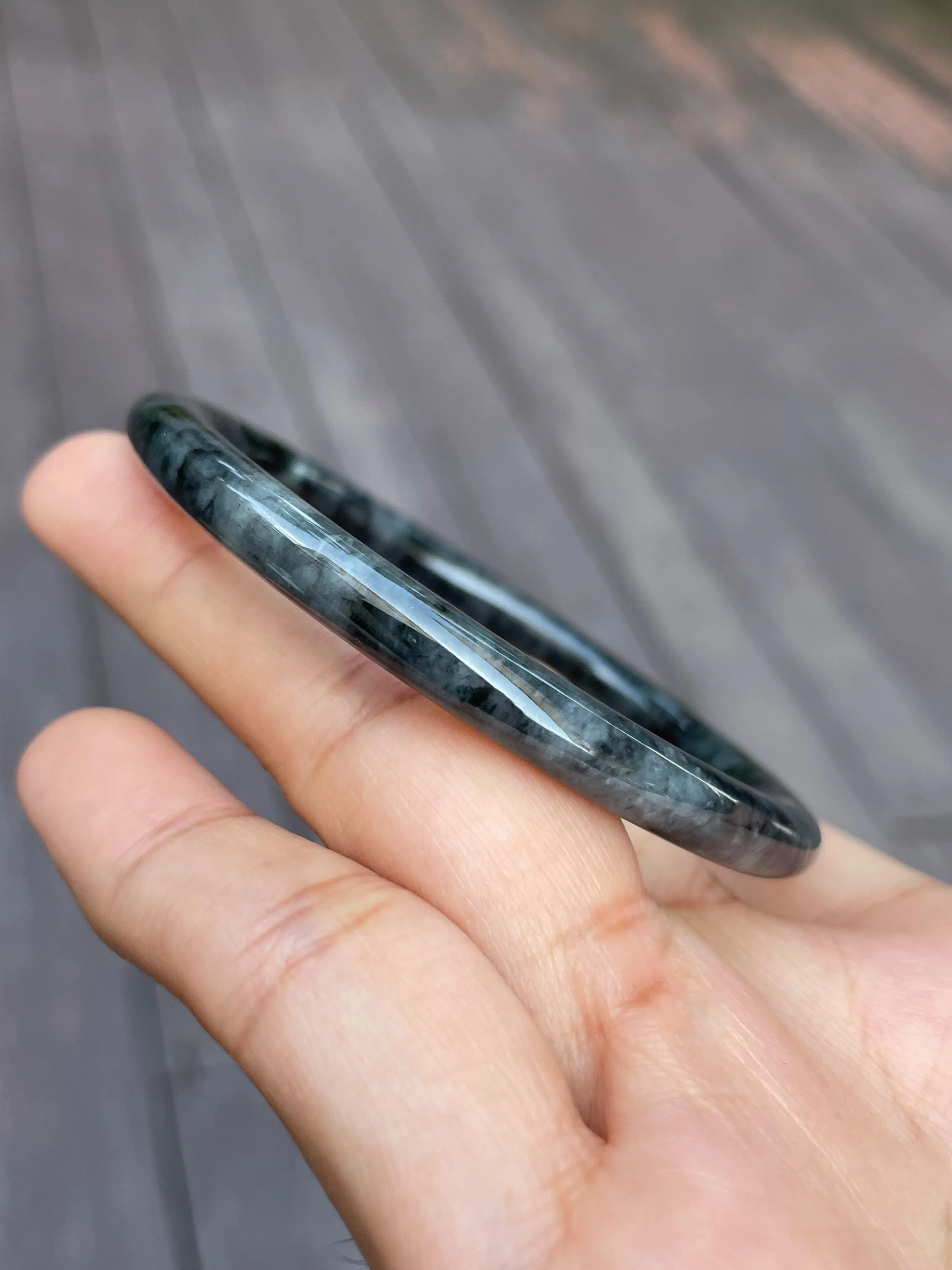 Black Jade Bangle | 57mm (NJBA059)
