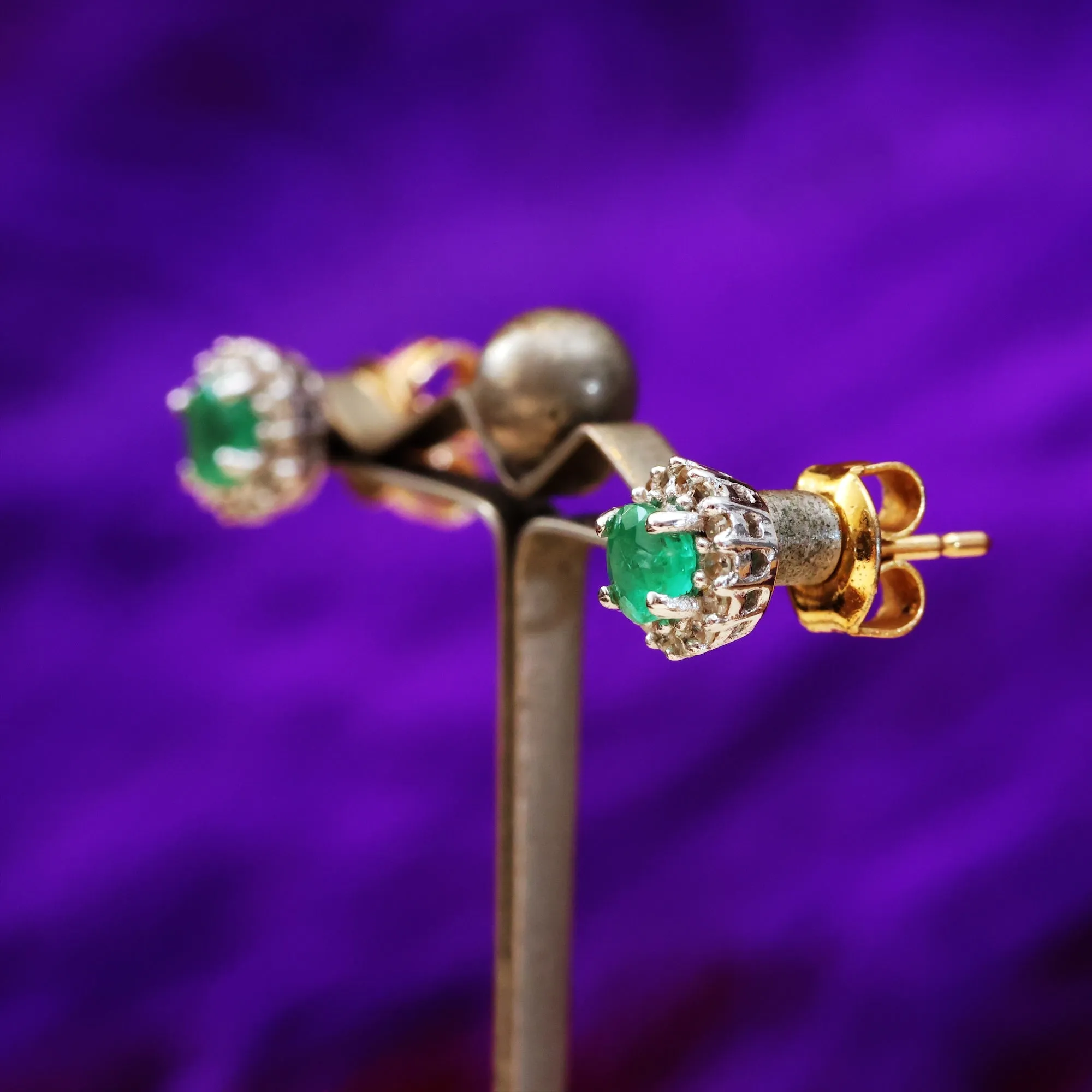 CUTE Emerald & Diamond Stud Earrings