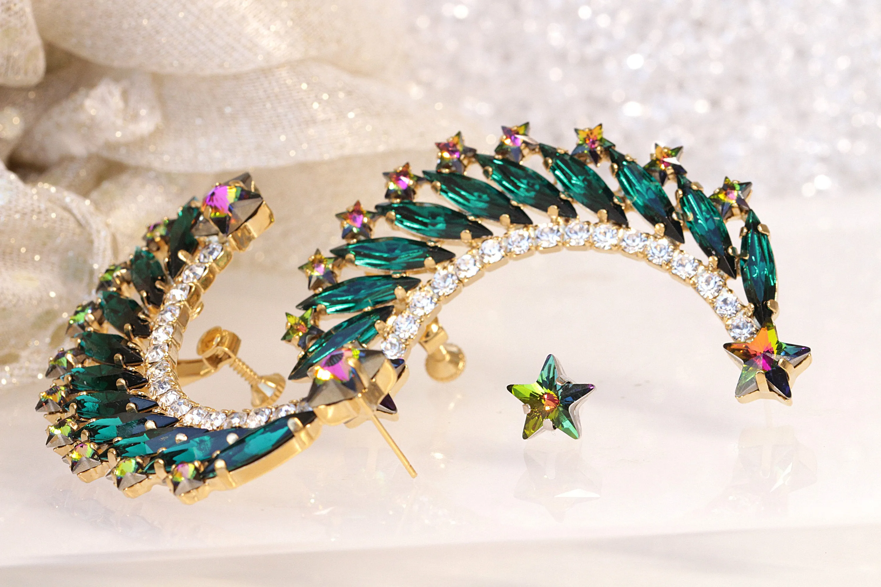 EMERALD STAR CLIMBING Earrings