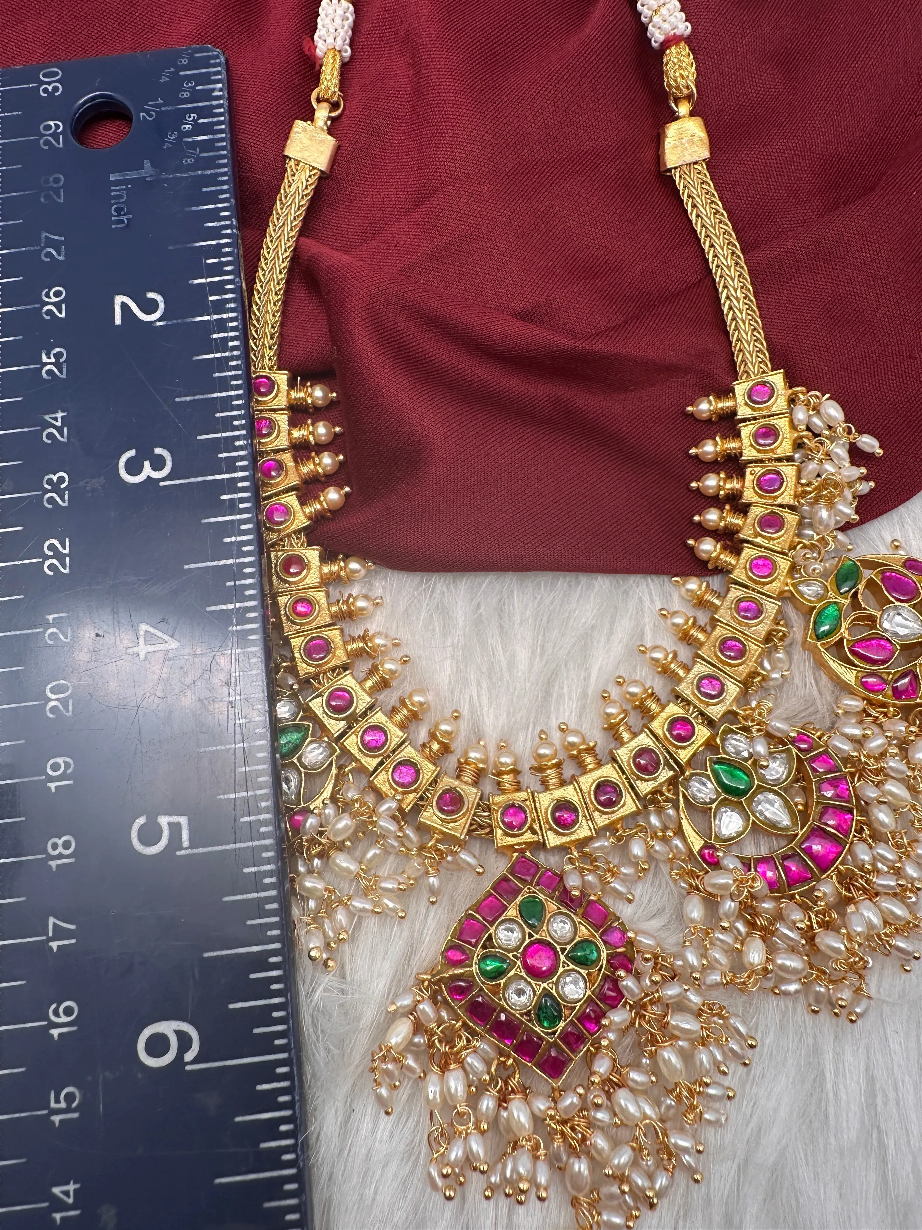 Jadau Kundan Guttapusallu Short Necklace
