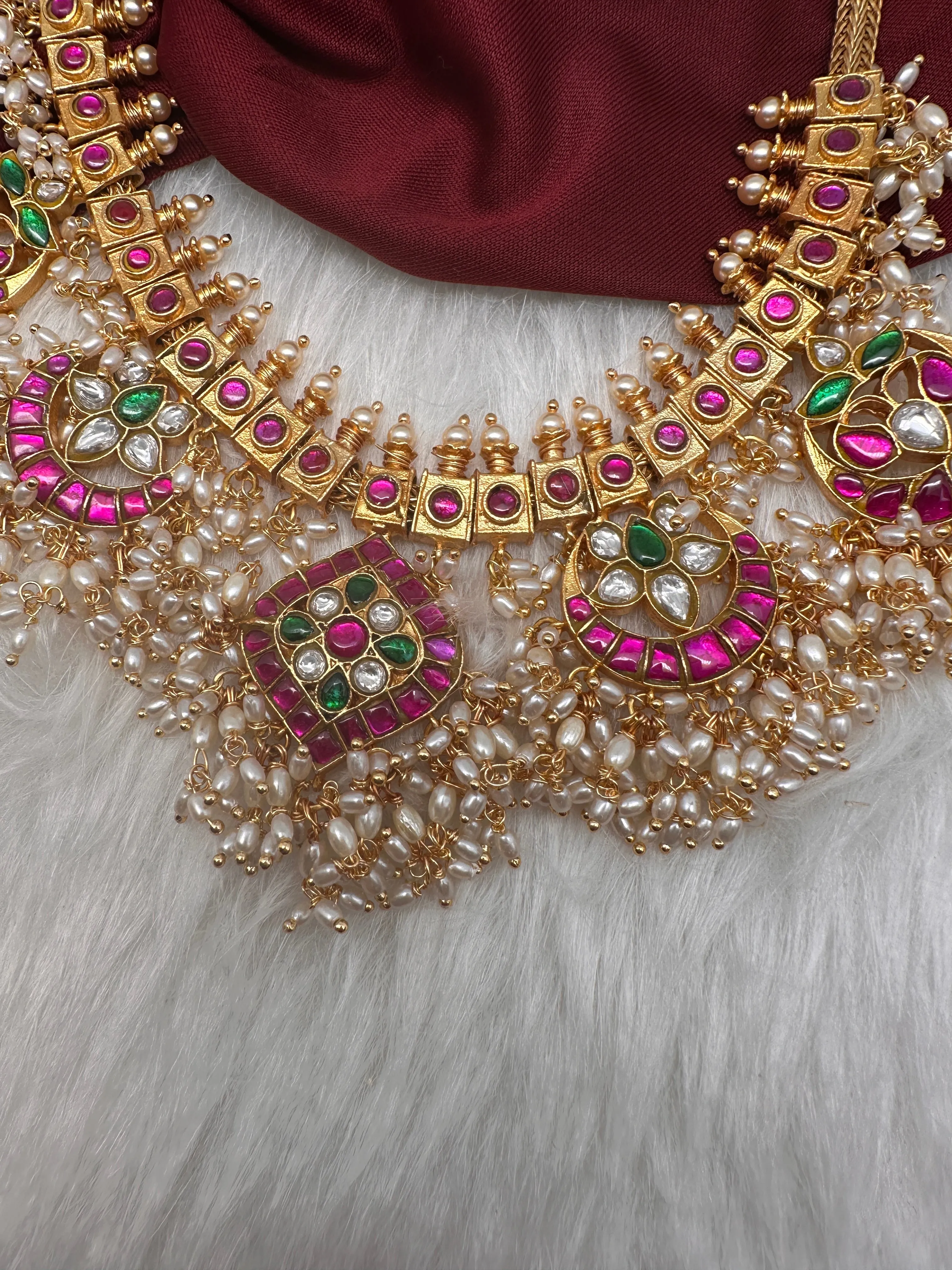 Jadau Kundan Guttapusallu Short Necklace