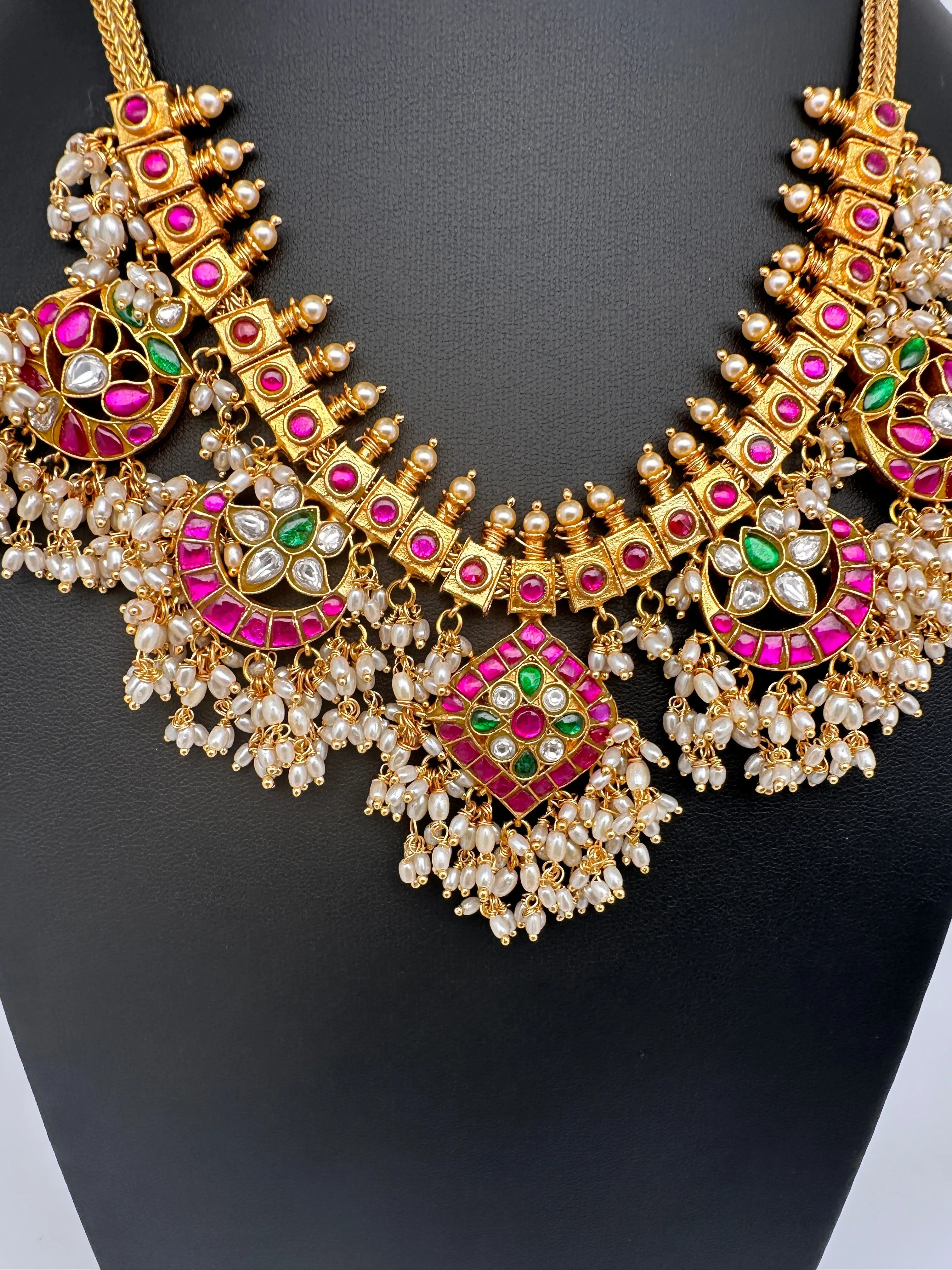 Jadau Kundan Guttapusallu Short Necklace
