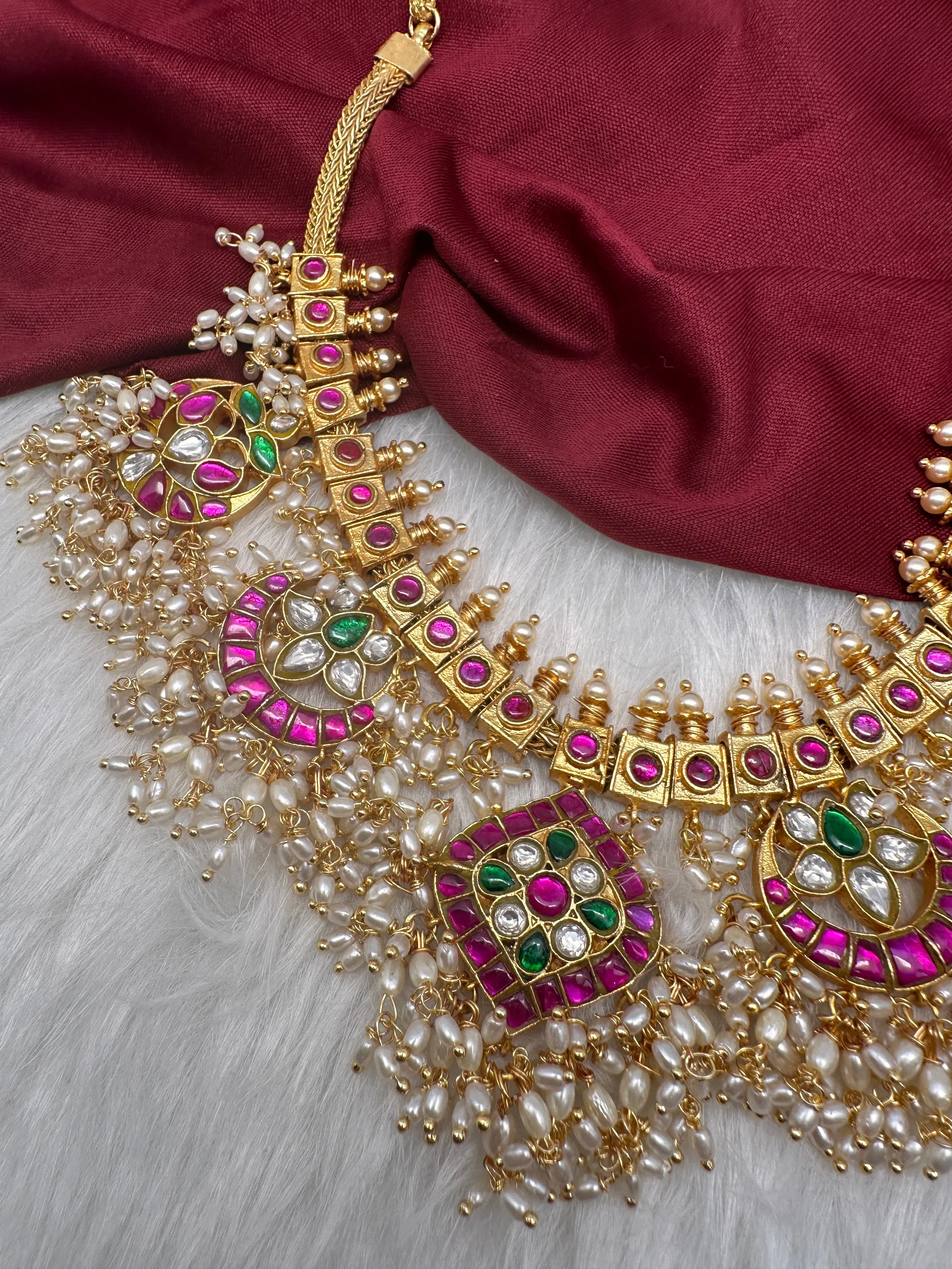 Jadau Kundan Guttapusallu Short Necklace