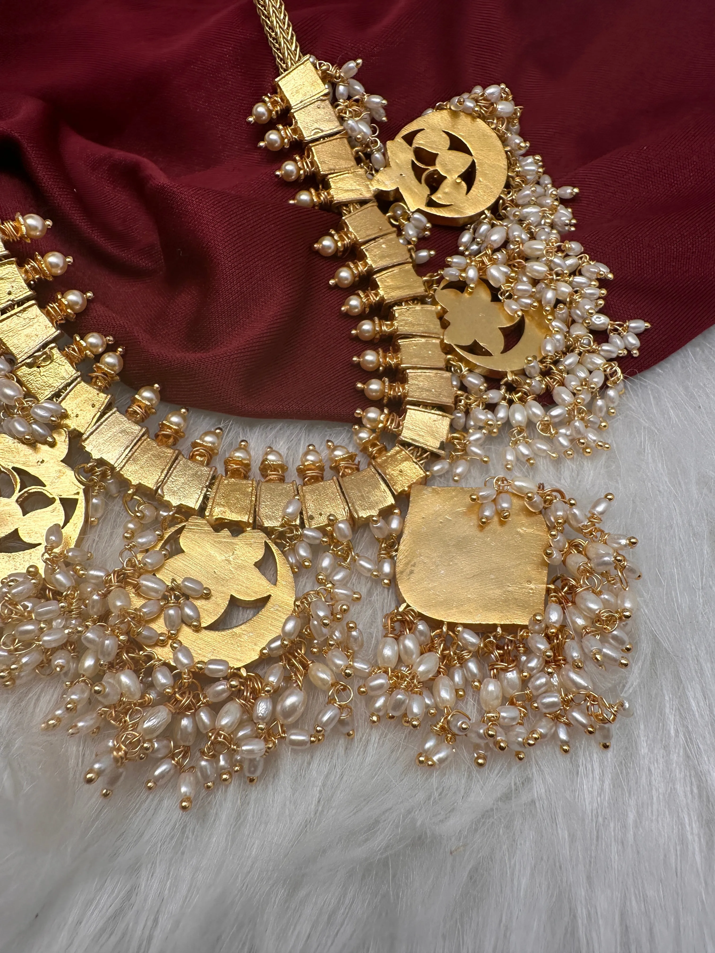 Jadau Kundan Guttapusallu Short Necklace