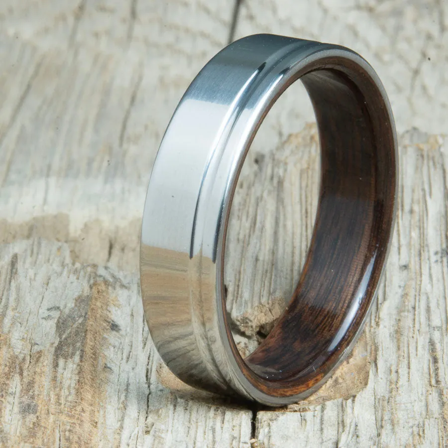 Polished single groove 6mm titanium wood ring with Rosewood