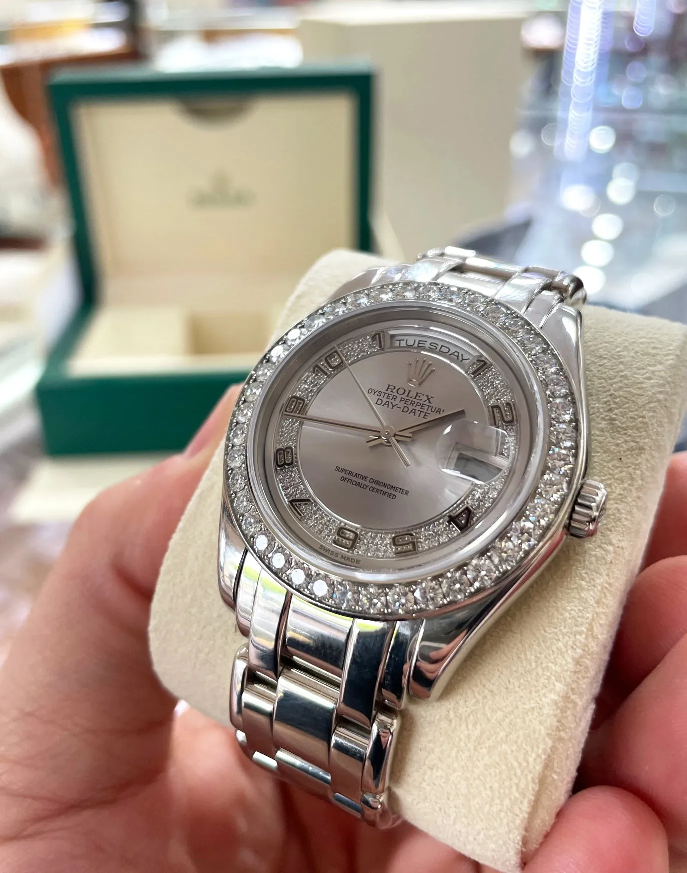 Rolex Masterpiece Day-Date 18946 Platinum 39 Factory Diamond Bezel Factory Silver Diamond Myriad Dial PreOwned