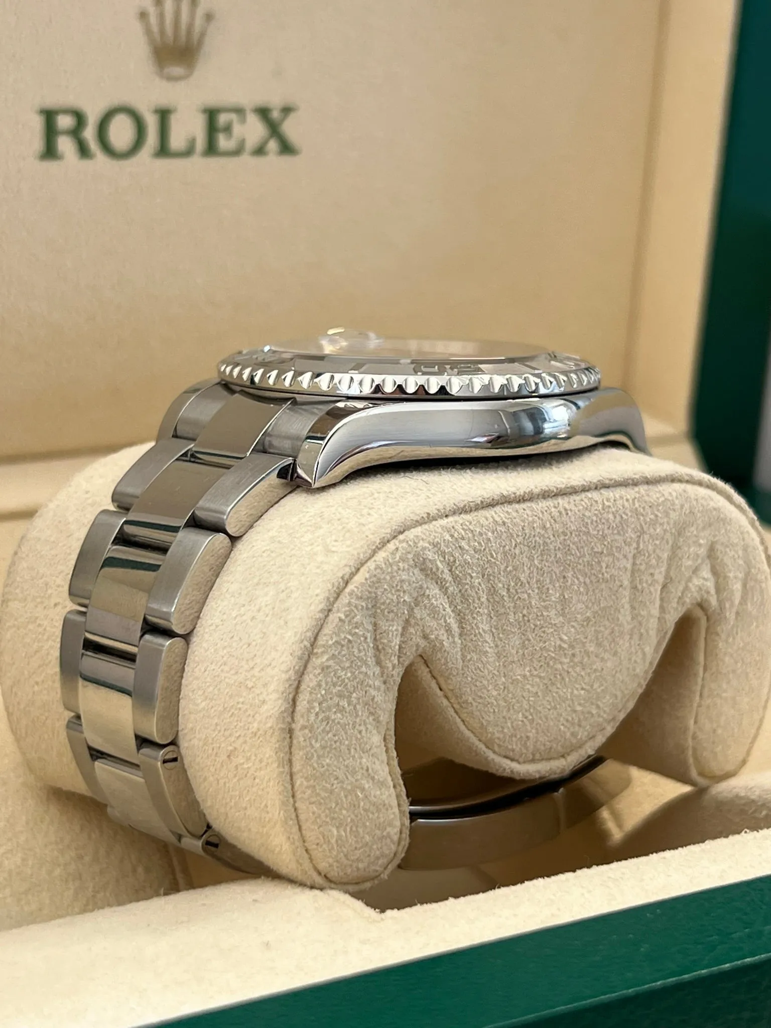 Rolex - Pre-owned Yacht-Master 40mm 116622 Silver Dial