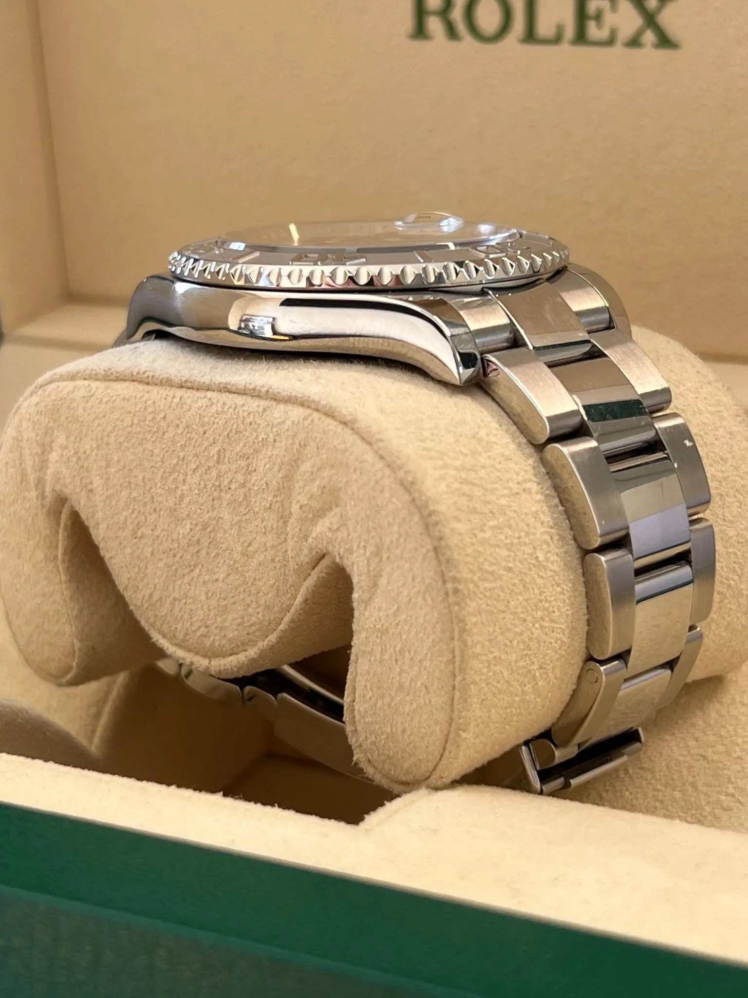 Rolex - Pre-owned Yacht-Master 40mm 116622 Silver Dial
