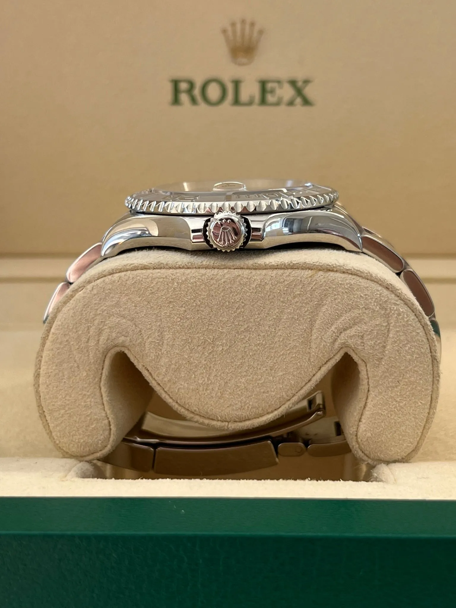 Rolex - Pre-owned Yacht-Master 40mm 116622 Silver Dial