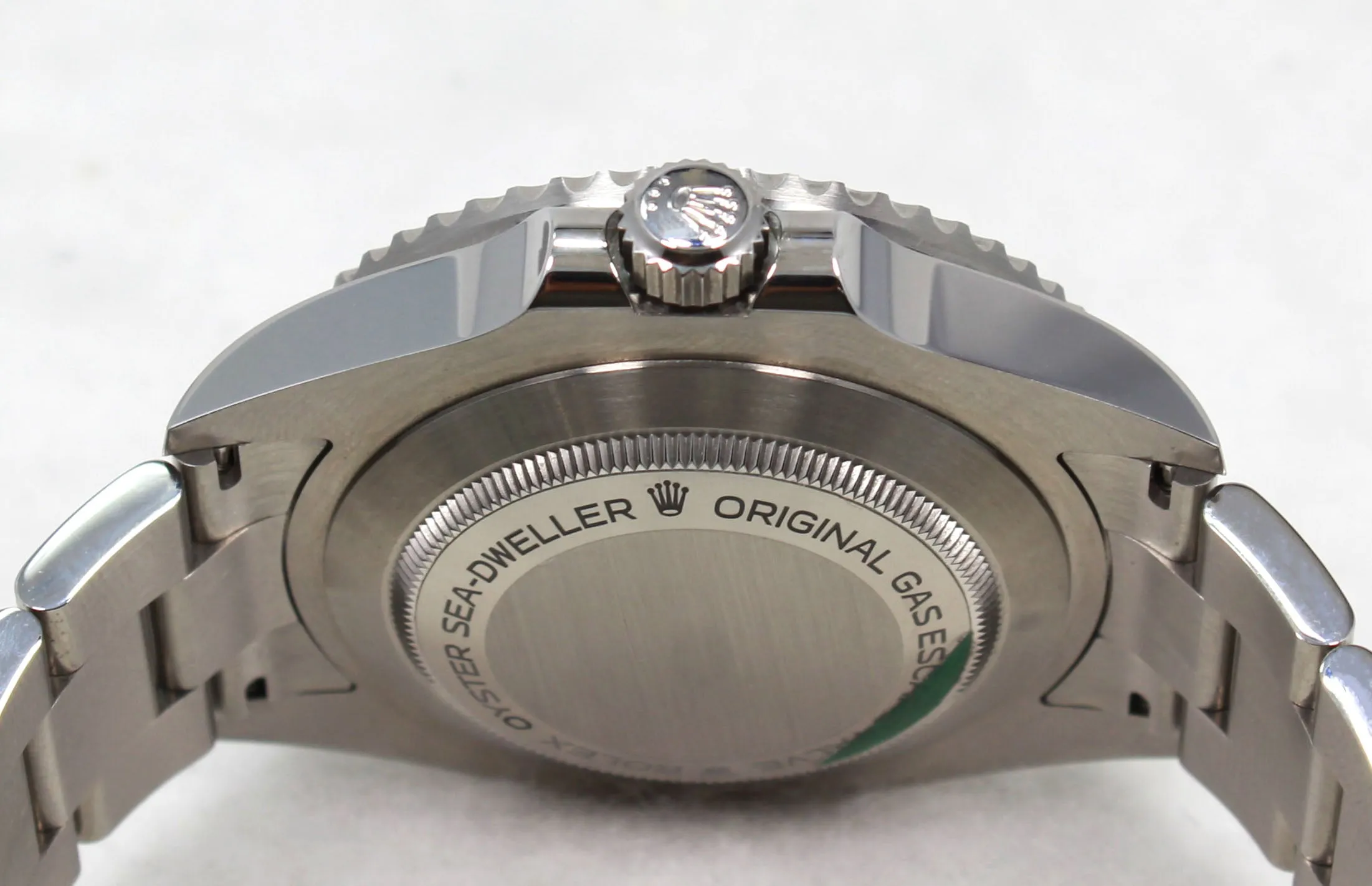 Rolex Sea-Dweller Red 43mm 126600 Oyster Perpetual Watch Box/Papers MINT