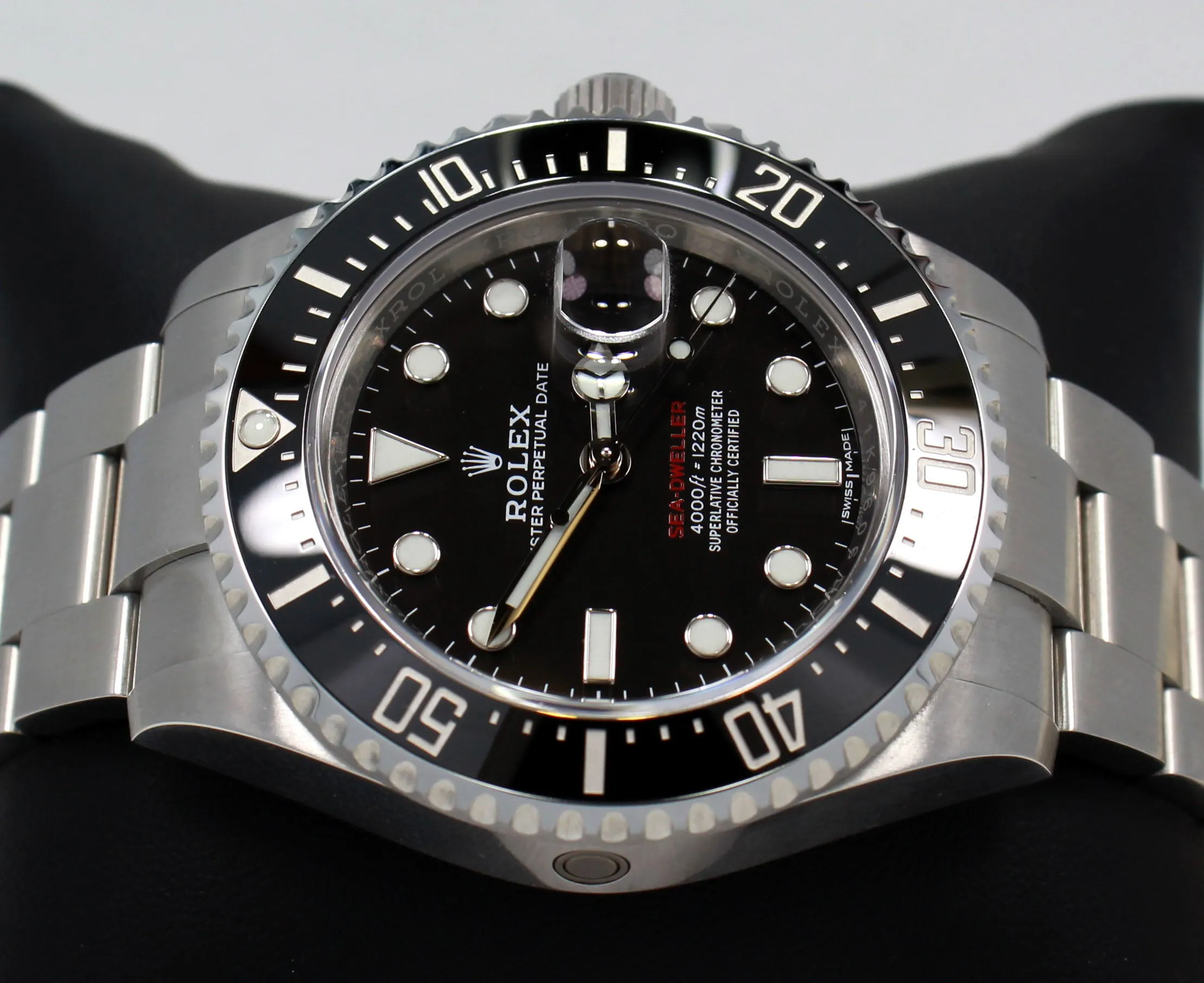 Rolex Sea-Dweller Red 43mm 126600 Oyster Perpetual Watch Box/Papers MINT